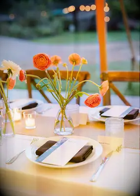 Botanical wedding place card idea