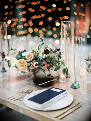 winter wedding colors gold, navy and red