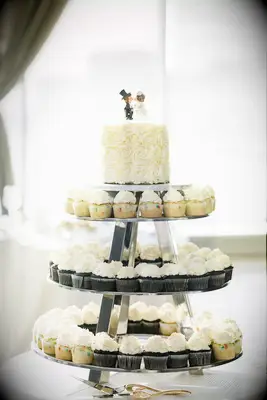 Mini Cake and Wedding Cupcake Tiered Display