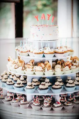 Flavored Wedding Cupcakes for a Fall Wedding