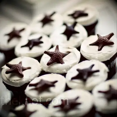Beach Wedding Cupcakes With Chocolate Starfish