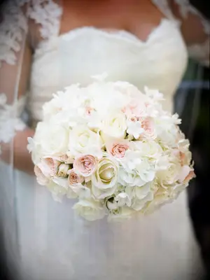 White and pink rose bouquet