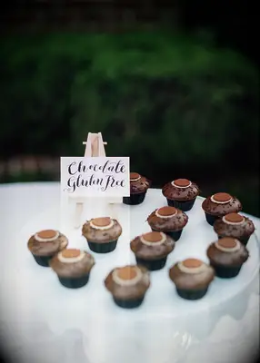 Gluten free cupcakes wedding food trend