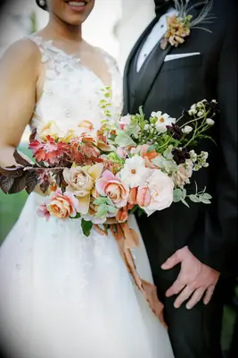 Burgundy-and-pink wedding bouquet
