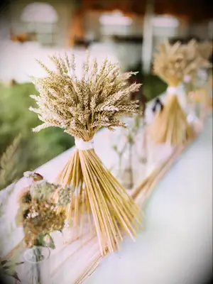 dried wheat fall wedding centerpiece