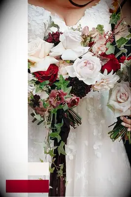 Deep red and ivory fall wedding colors