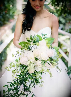 Cascading Bouquet of Champagne Blooms and Greenery