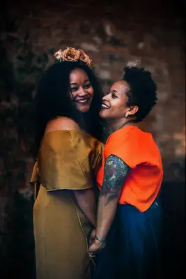 Jewel tones in this autumnal engagement photo