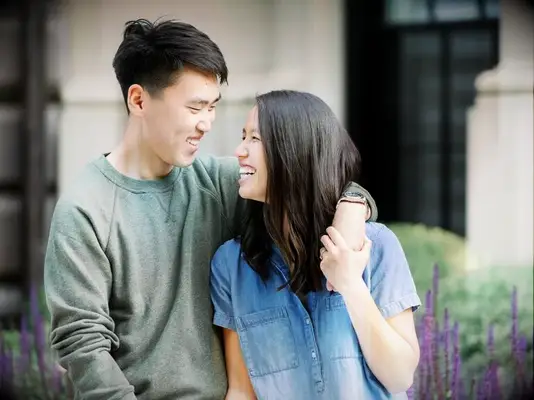 Effortless and cool engagement photo ideas