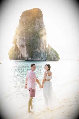 Romantic beachside Thailand engagement photo