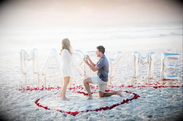 13 Idées de proposition de plage romantique pour le couple côtier