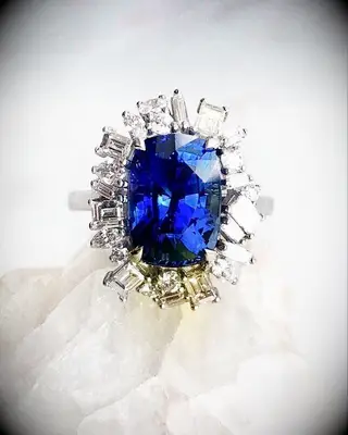 Sapphire and diamond ring
