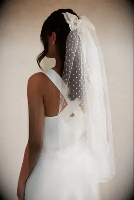 Polka-dot veil bow
