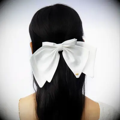 Oversized bridal hair bow accessory from Lele Sadoughi