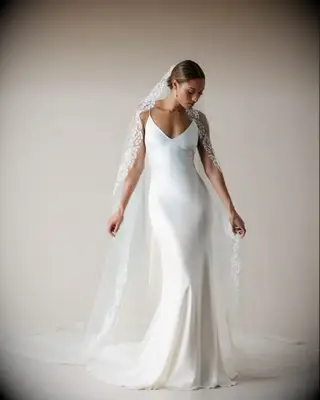 Karen Willis mantilla cathedral veil