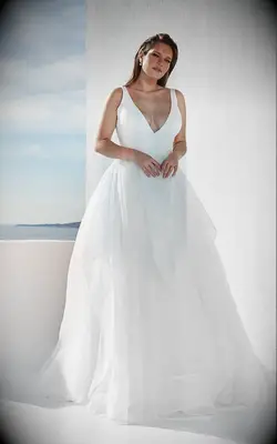 Justin Alexander plus-size wedding dress for bigger busts