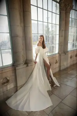 Neta Dover off-shoulder wedding dress for bigger busts