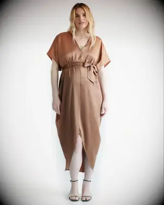 fall maternity wedding guest dress from quince