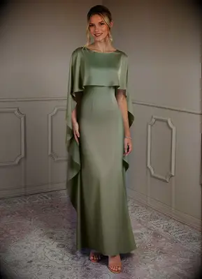 Green boatneck mother of the bride dress from Azazie for outdoor wedding