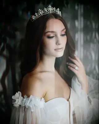 Dareth Colburn Designs crystal wedding tiara