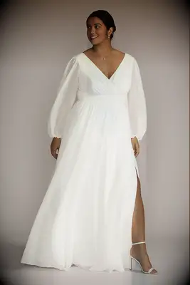 Plus-size v-neck long sleeve wedding dress
