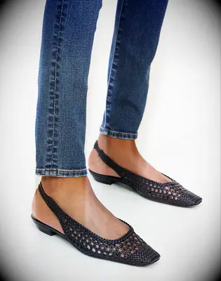 Black slingback flats from Madewell
