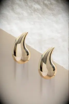 Gold teardrop earrings