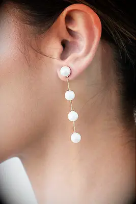 Pearl dangling earrings