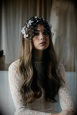 birdcage veil with pearls and floral details