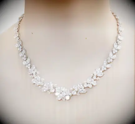Pearl and crystal graduated wedding necklace fro strapless wedding dress from Etsy