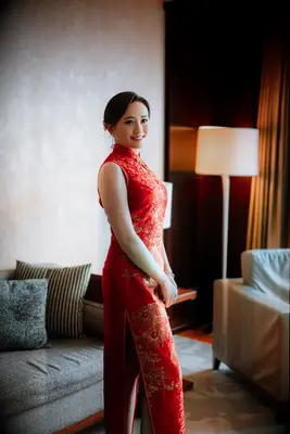 Bride in qipao wedding dress