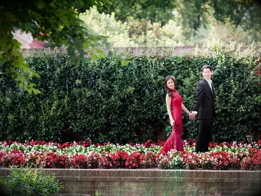 Bride in modern qipao wedding dress