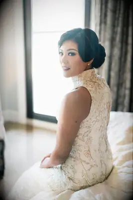 Bride in white Chinese qipao 