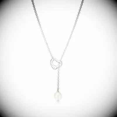 Tiffany & Co. heart necklace for V-neck wedding dress