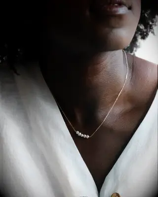 Dainty pearl necklace