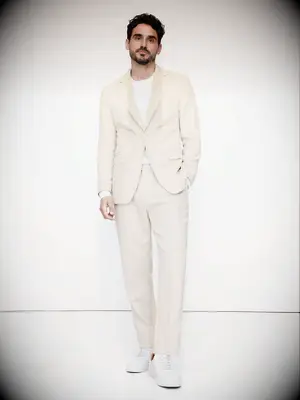 Banana Republic linen suit semi-formal wedding guest outfit