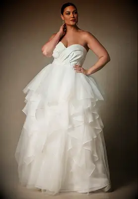 Strapless wedding dress with ruffle skirt