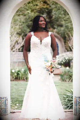 Plus-size wedding gown