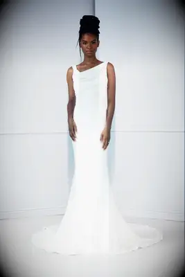 90s-inspired wedding dress, bridal fashion trends 2023. 