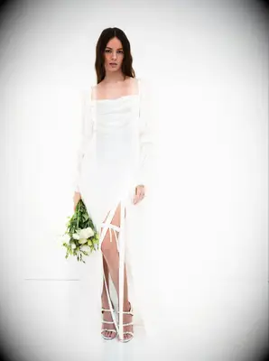 Square-neck puff sleeve wedding gown inspired by Taylor Swift