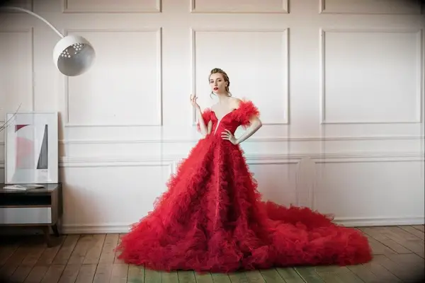Matching Look red tulle wedding dress