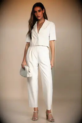 Casual short white pantsuit