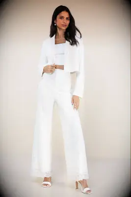 Short white lace pantsuit