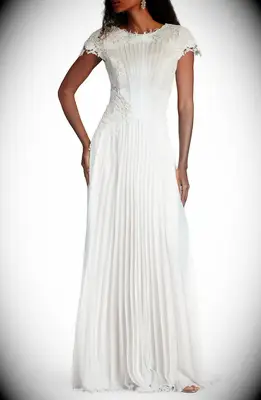 30 robes de mariée époustouflantes pour les mariées plus anciennes, de la longueur traditionnelle au thé