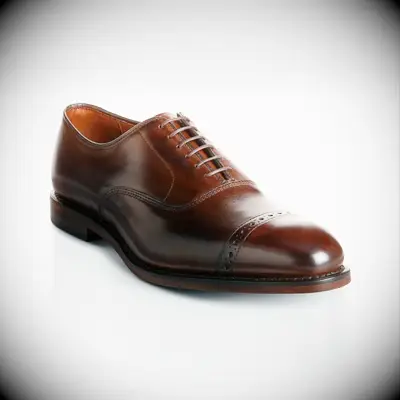 Dark brown shoes for light gray suit