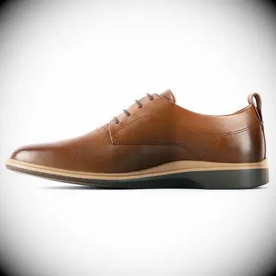 Brown leather shoes for the best outdoor wedding attire