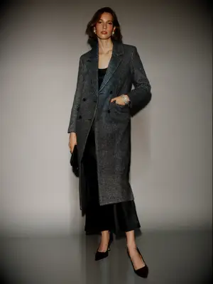 Black and white houndstooth coat for outdoor wedding