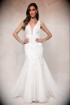 Lulus mermaid lace wedding dress 