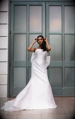 Strapless zibeline wedding gown with bow back