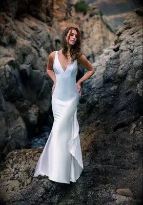 Allure Bridals V-neck wedding dress for small bust